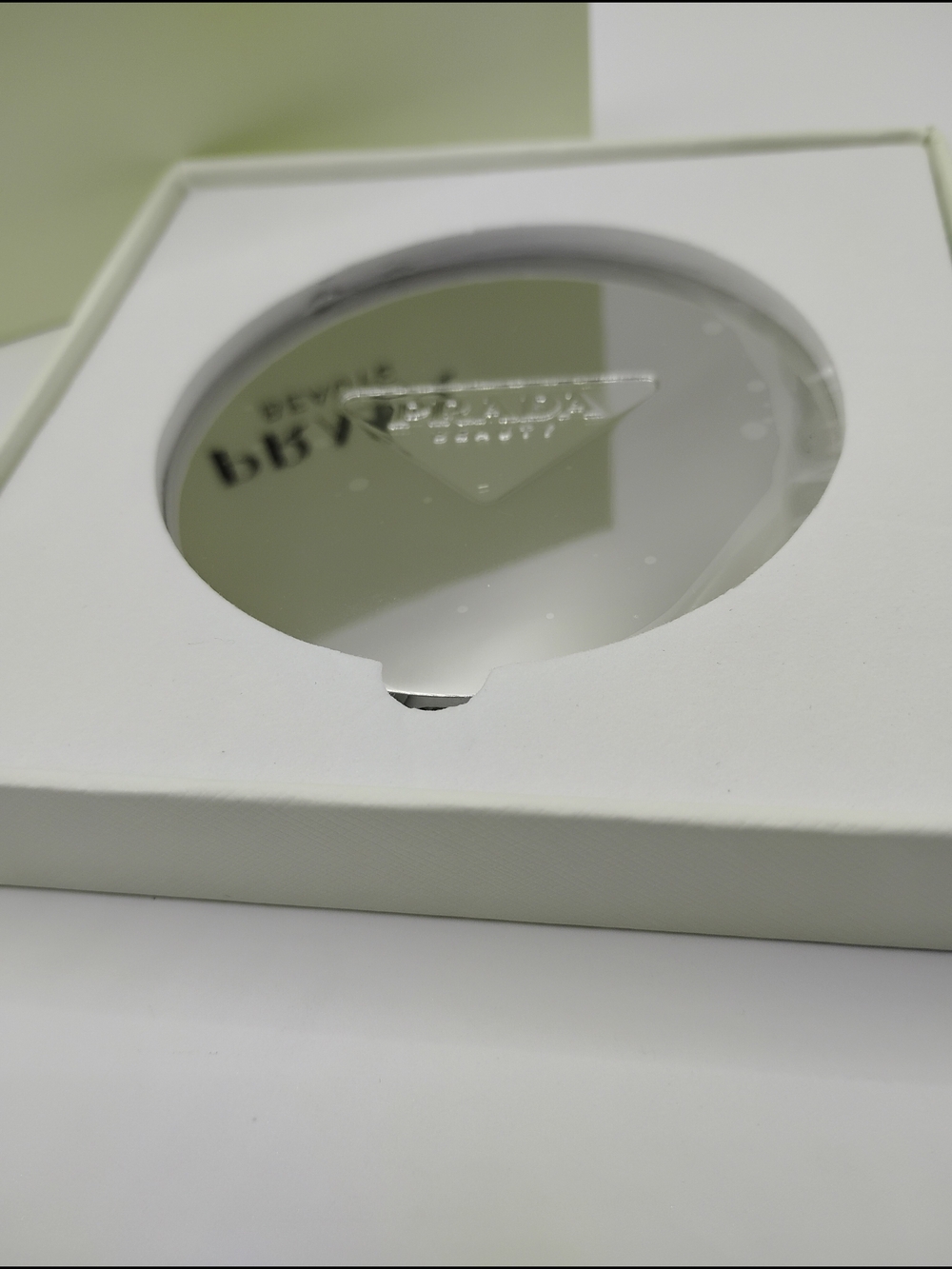 Prada Silver Compact Mirror BRAND NEW WITH THE BOX - Picture 4 of 7